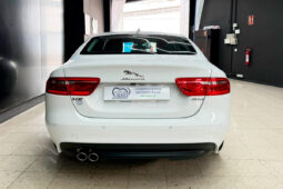 JAGUAR XE lleno