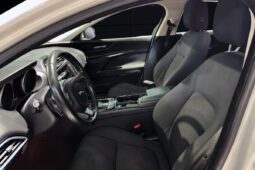 JAGUAR XE lleno