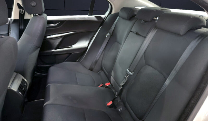 JAGUAR XE lleno