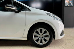 PEUGEOT 208 lleno