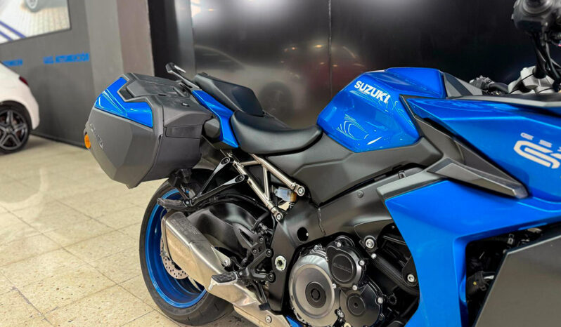 SUZUKI GSX lleno