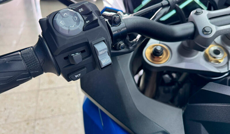 SUZUKI GSX lleno