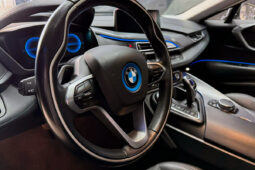 BMW i8 lleno