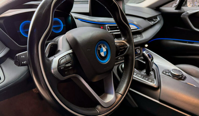 BMW i8 lleno