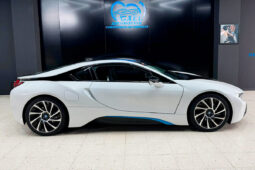 BMW i8 lleno