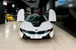 BMW i8 lleno