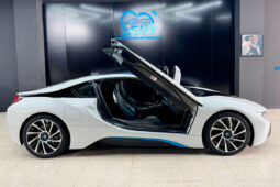 BMW i8 lleno