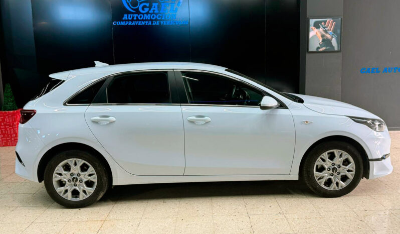 KIA CEED lleno