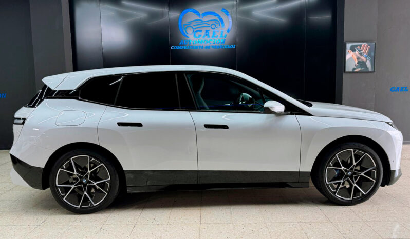 BMW IX XDRIVE40 lleno