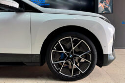 BMW IX XDRIVE40 lleno