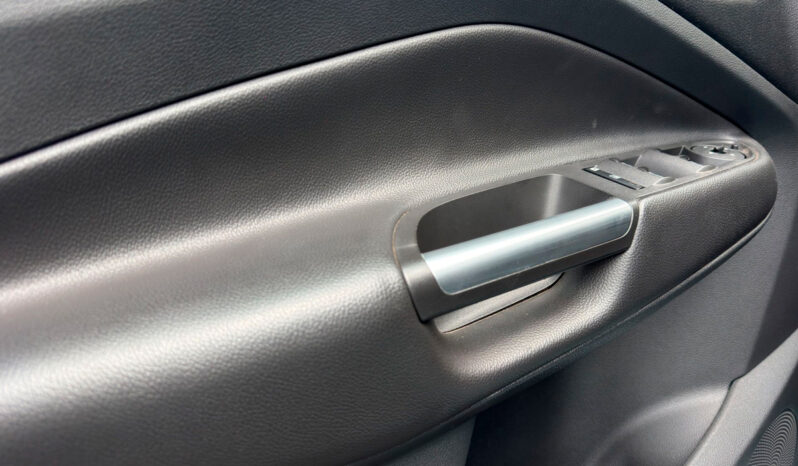 FORD KUGA 1.5 TDCi 4×2 TREND lleno