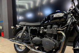 TRIUMPH BONNEVILLE 900 lleno