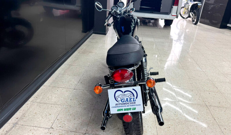 TRIUMPH BONNEVILLE 900 lleno