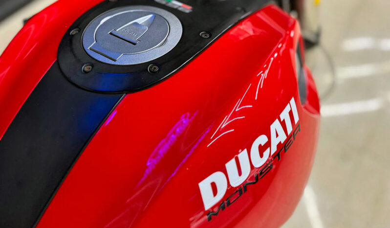 DUCATI MONSTER 696+ lleno
