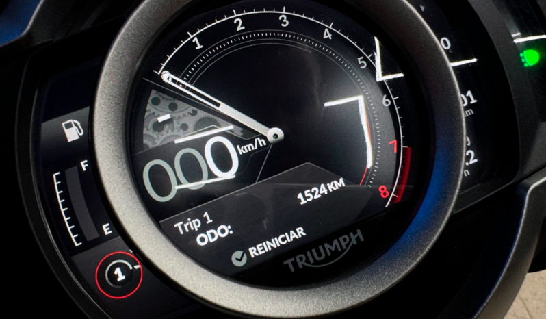 TRIUMPH ROCKET 3 STORM GT lleno