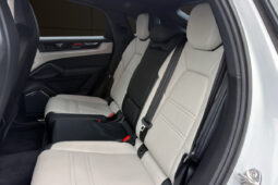 PORSCHE CAYENNE COUPÉ EHYBID lleno