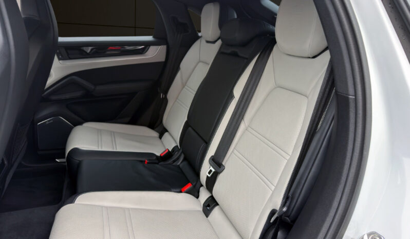 PORSCHE CAYENNE COUPÉ EHYBID lleno