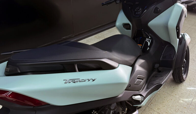 YAMAHA TRICITY 300 lleno