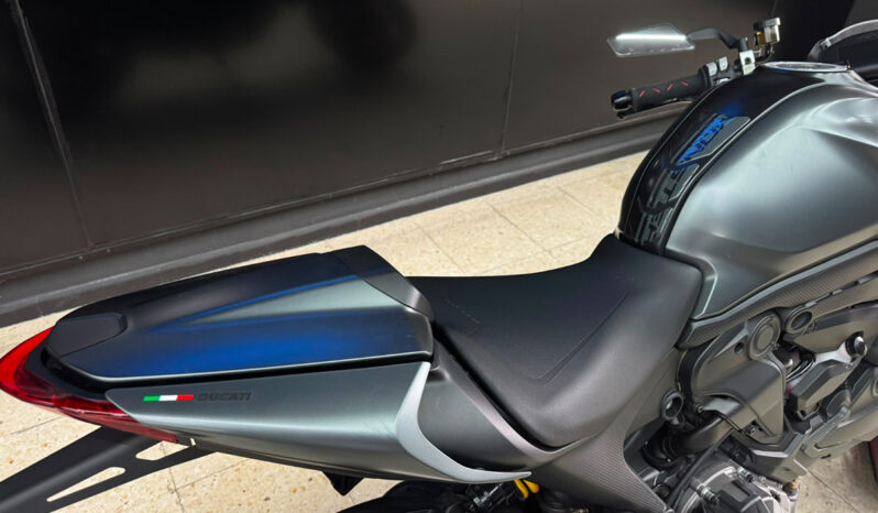 DUCATI MONSTER lleno