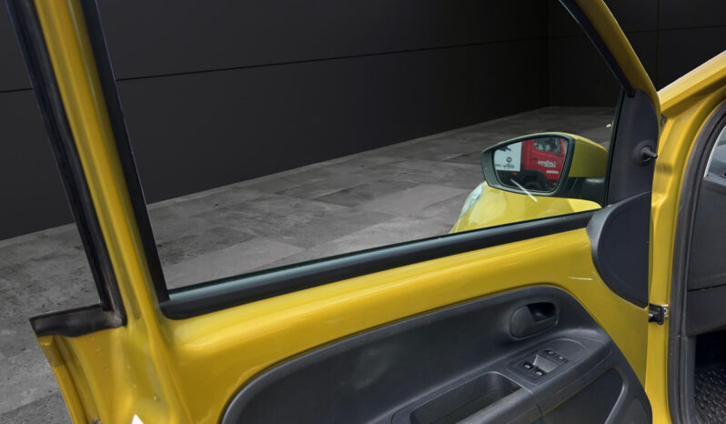 VOLKSWAGEN E-UP! lleno