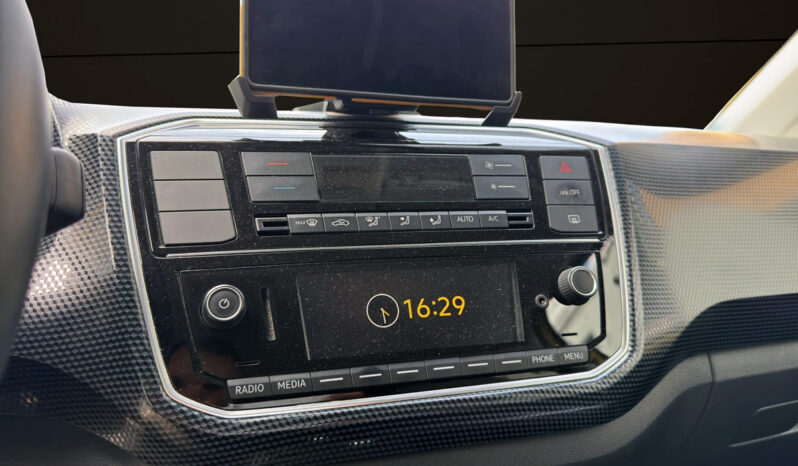 VOLKSWAGEN E-UP! lleno