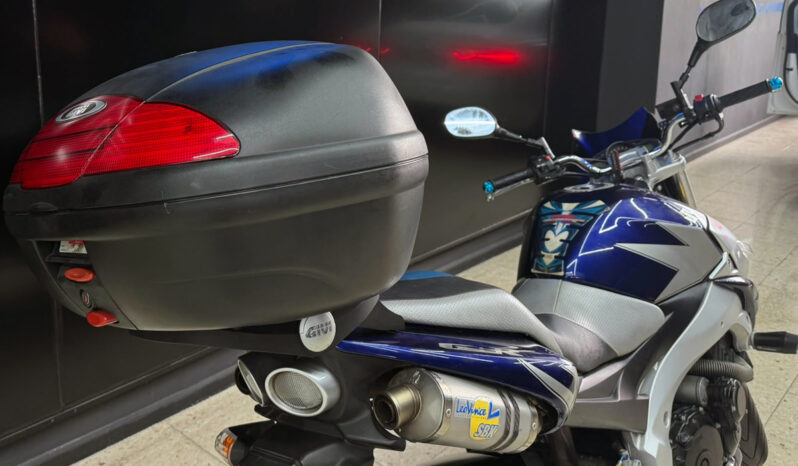 SUZUKI GSR 600 lleno