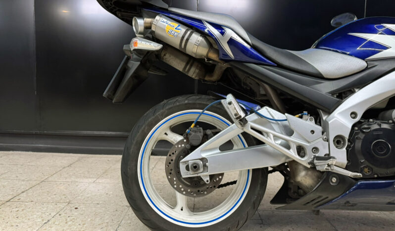 SUZUKI GSR 600 lleno