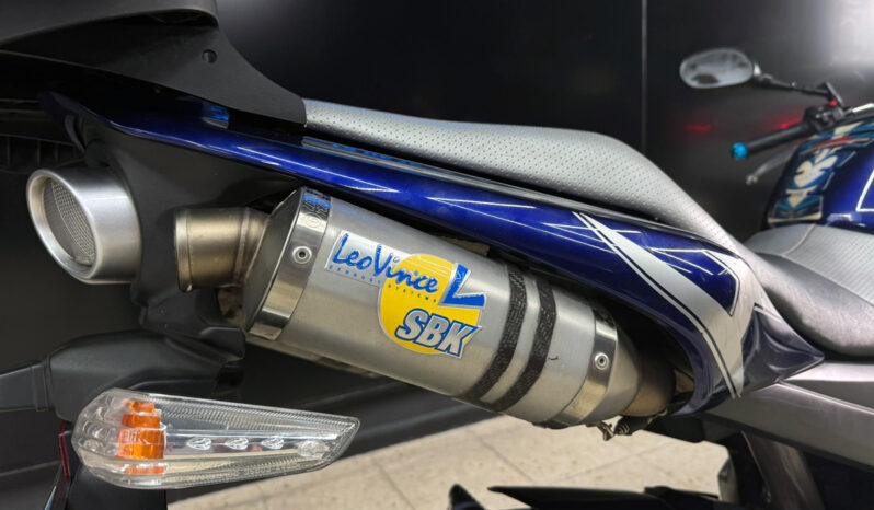 SUZUKI GSR 600 lleno