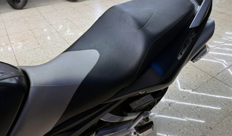 SUZUKI GSR 600 lleno